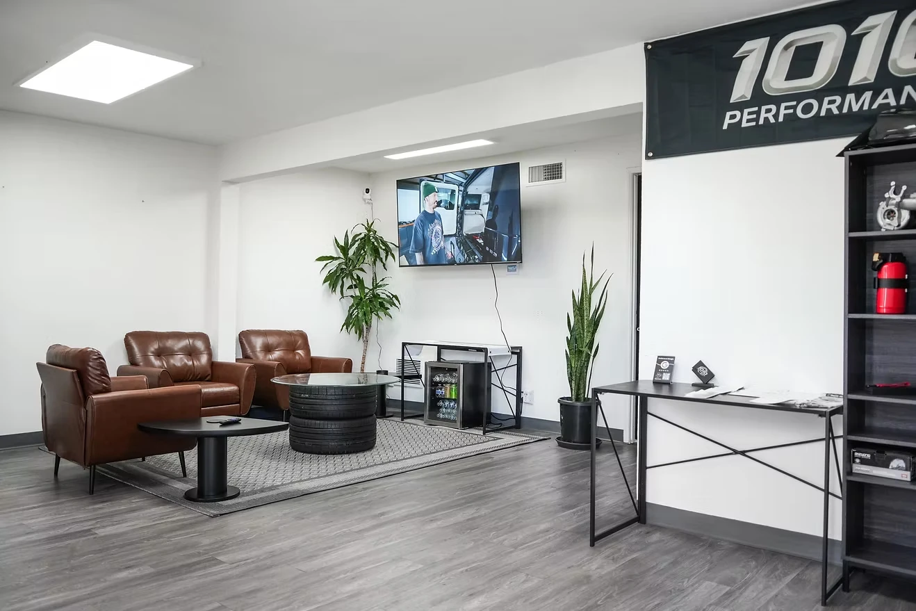 1010 Performance customer lounge